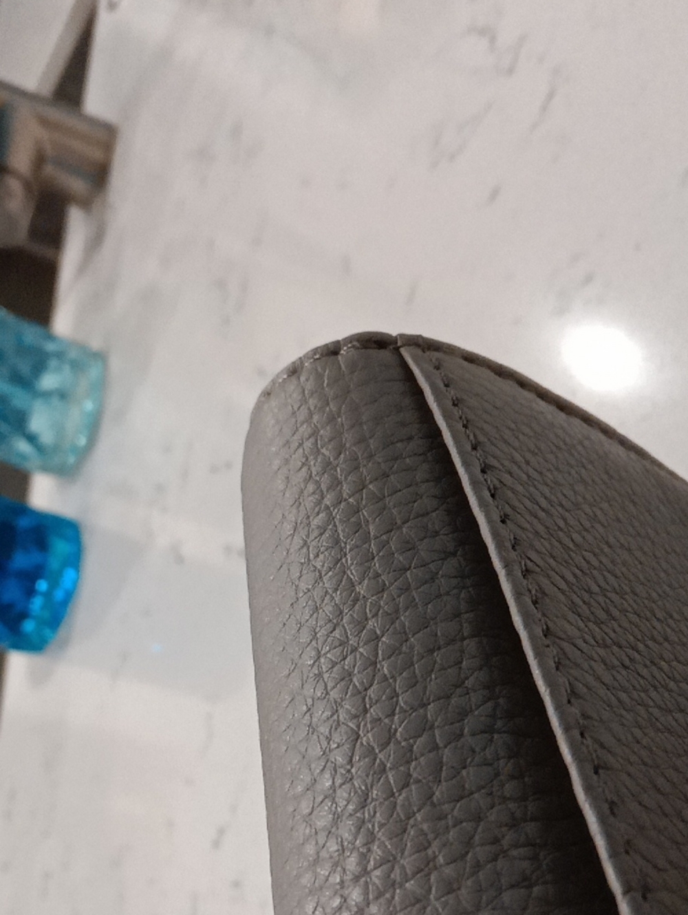 NEW MK Light Gray Pebbled Leather Continental Wallet with MK Emblem - NWOT - Picture 3 of 4